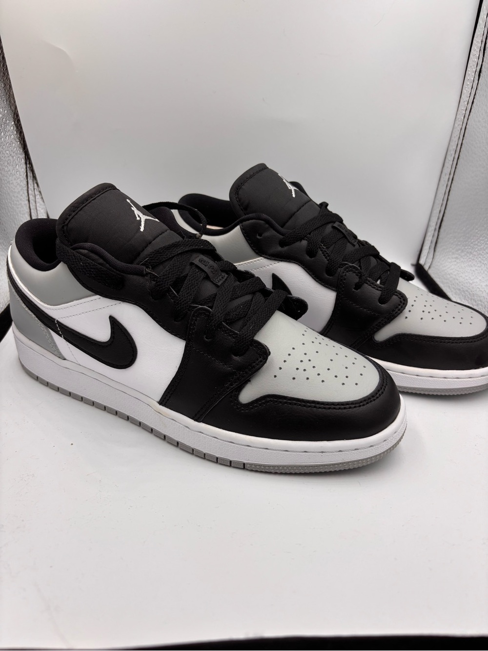 NIB Air Jordan 1 Boys Low-Top Sneakers